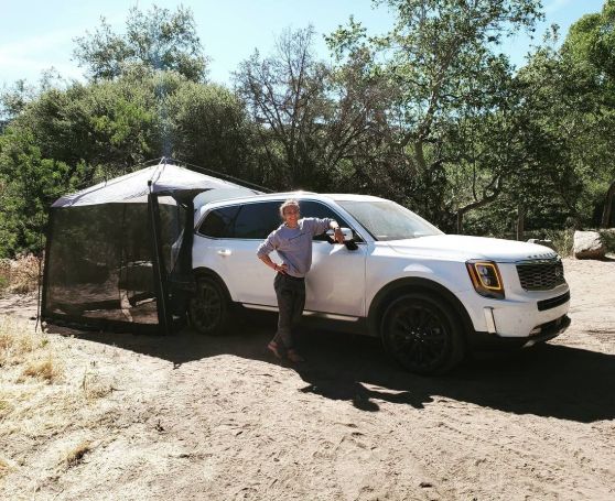 Michelle Waterson with car in vacation.